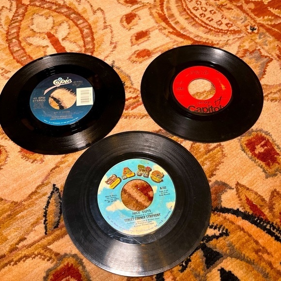 Set of 3 vintage 45 RPM records without sleeve - Picture 1 of 8